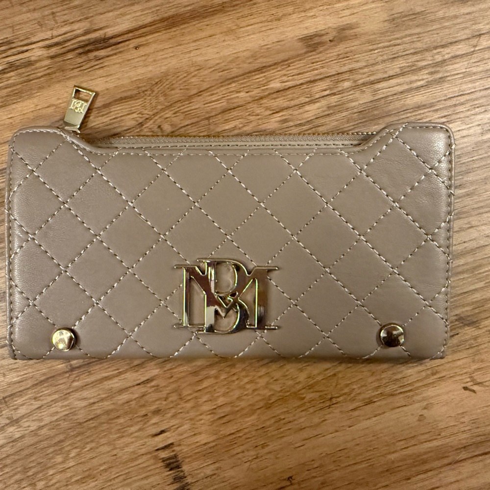 Badgley Mischka Quilted Wallet in Tan NWOT